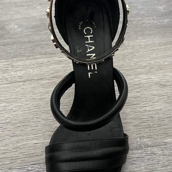 Authentic chanel wedges with gold ankle strap - Picture 7 of 10
